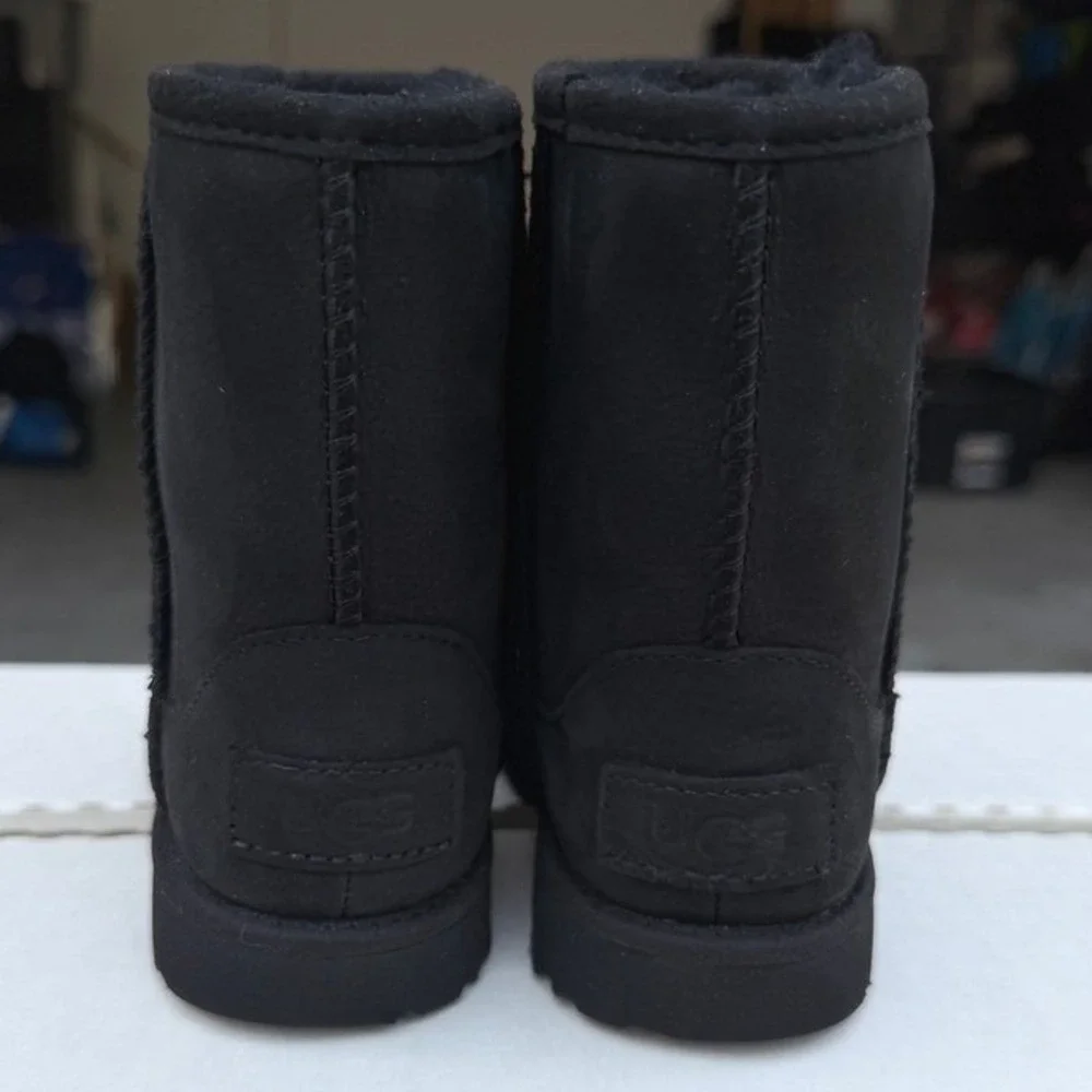 UGG Kids' Classic II‎ Waterproof Boots Toddler 8 Black